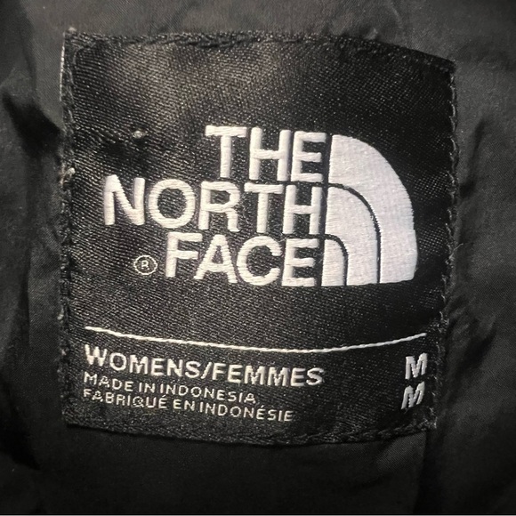 The North Face Quilted Zip Vest with elastic waistband and zipper pockets size M - Picture 3 of 15